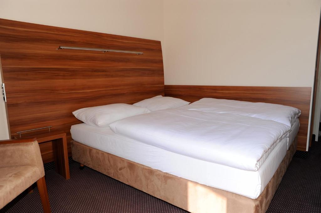 Albert Premier Hotel Bagnoles-de-l'Orne Kamer foto